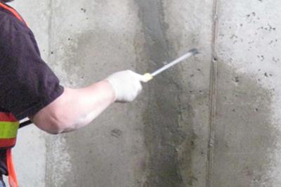 Pre-wetting of concrete substrates: why?